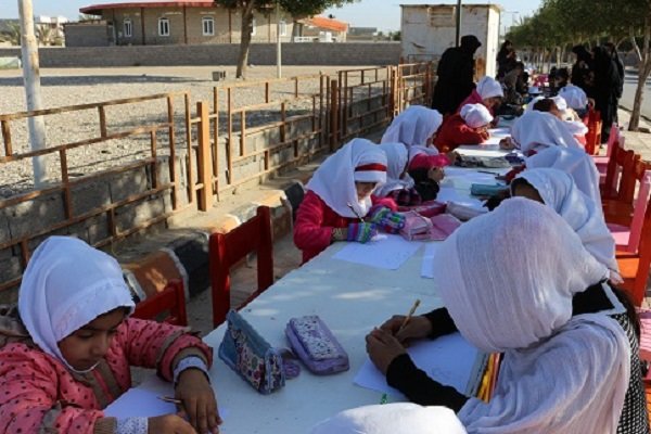 برگزاری ایستگاه نقاشی خیابانی رنگین&zwnj;کمان انقلاب در بردخون