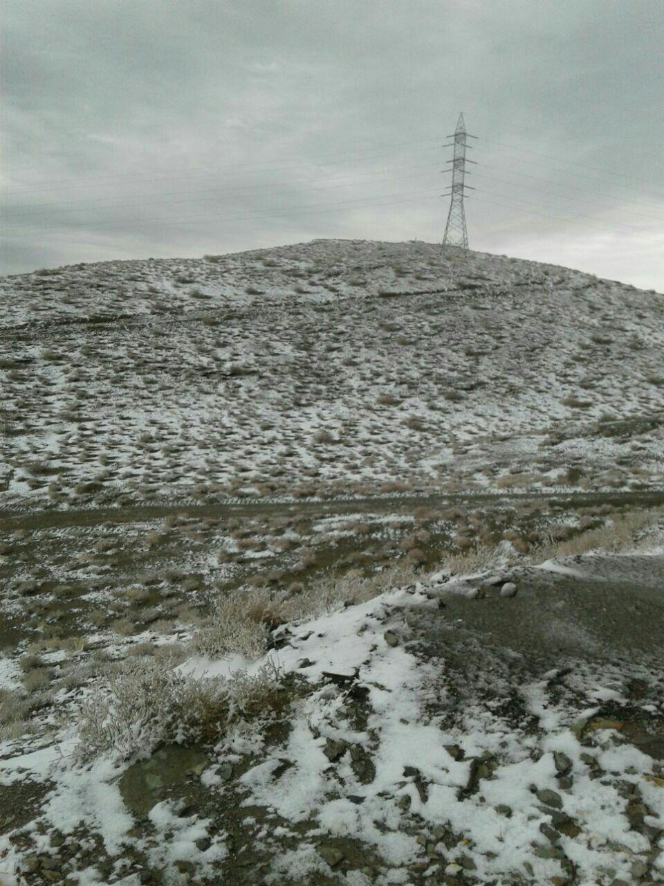 محور گوهرکوه به کارواندر همچنان مسدود+تصاویر