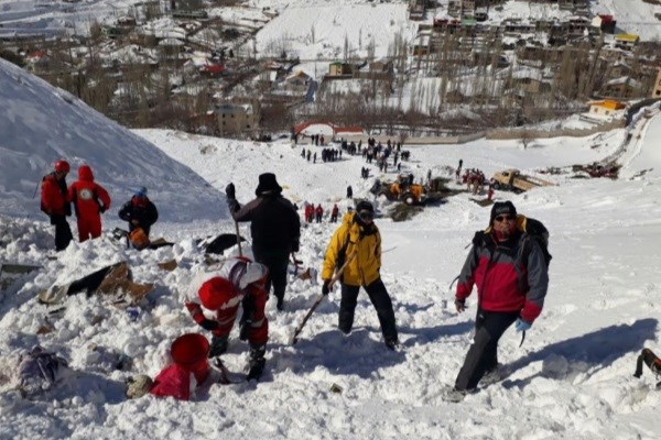 جستجو برای یافتن ۳ مفقود سقوط بهمن در استان تهران