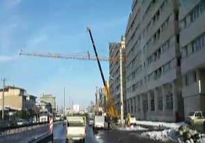 خطر برای خودرو های عبوری + فیلم