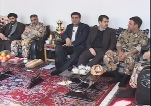دیدار با دو خانواده شهید سرباز