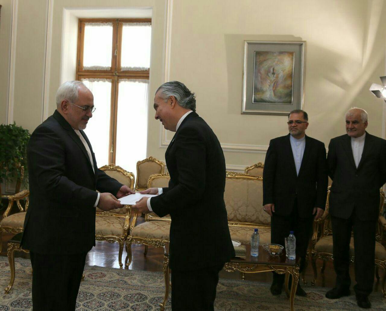 سفیر برزیل استوار نامه خود را تقدیم محمدجواد ظریف کرد