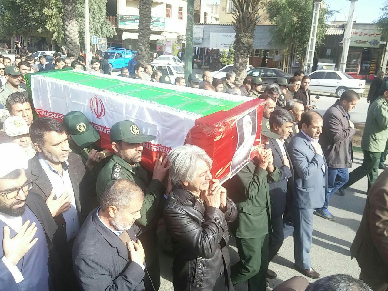 پیکر مطهر مدافع حرم از مرز مهران وارد کشور شد