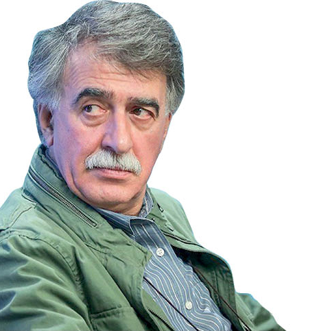 انتقاد شدید همایون اسعدیان از تعداد فیلم‌های جشنواره فجر