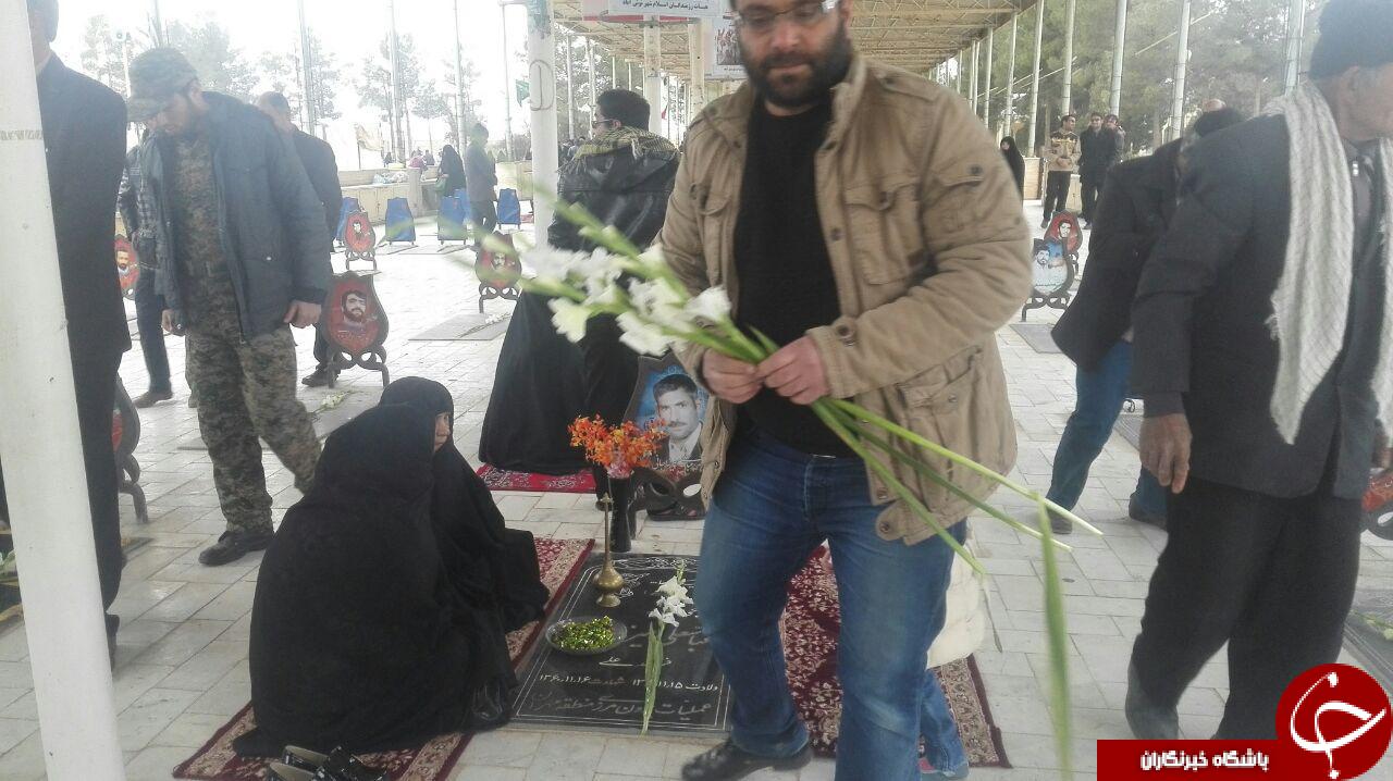 مراسم گل افشانی مزار شهدای نوش آباد+ تصاویر