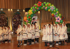 جشنواره هویت ملی "کودکان ایران اسلامی" در شهرکرد
