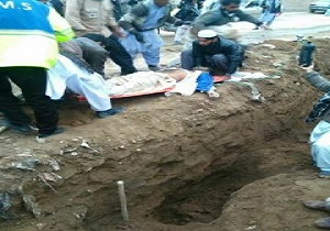 نجات جان  کارگر سقوط درگودال