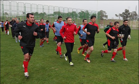 دیدار دوستانه تیم های پیشکسوتان پرسپولیس تهران و منتخب شهدای 65 چوار