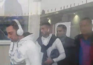 لحظه ورود بازیکنان استقلال و السد به ورزشگاه آزادی + فیلم