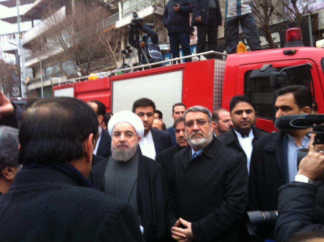 روحانی در محل ساختمان پلاسکو حاضر شد