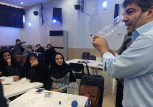 ساخت وسایل صرفه‌جویی در مصرف از دورریختنی‎ها در کاشان
