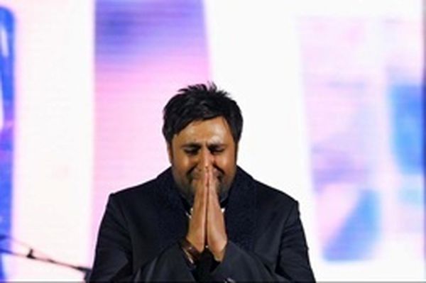 محمد علیزاده با دلی پردرد خواند
