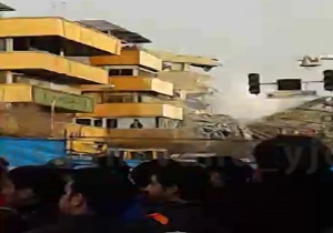 حضور شهروندان در محل حادثه ساختمان پلاسکو + فیلم