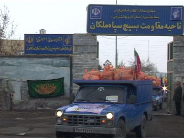 ارسال کمکهای مردمی از شهرستان ملکان به مدافعان حرم