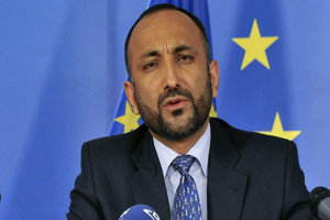 تاکید مجدد افغانستان بر همکاری صادقانه پاکستان در مبارزه با هراس افکنان در مقر ناتو