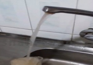 تغییر رنگ آب آشامیدنی + فیلم