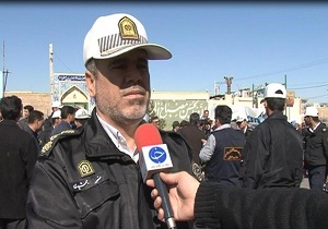 اهدا کلاه ایمنی به راکبین موتور سیکلت در یزد