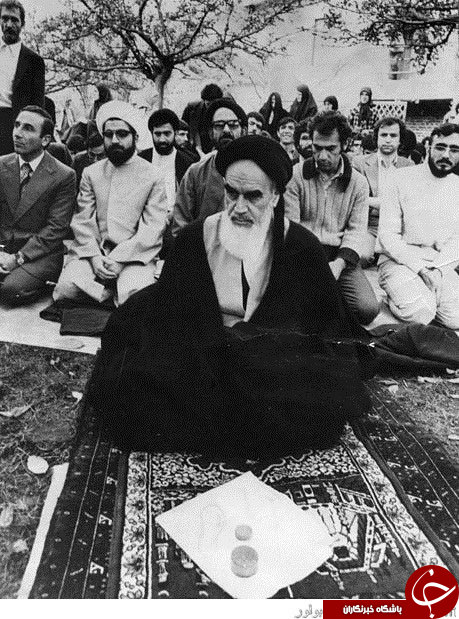 عکس کمتر دیده شده از روحانی در دوران انقلاب