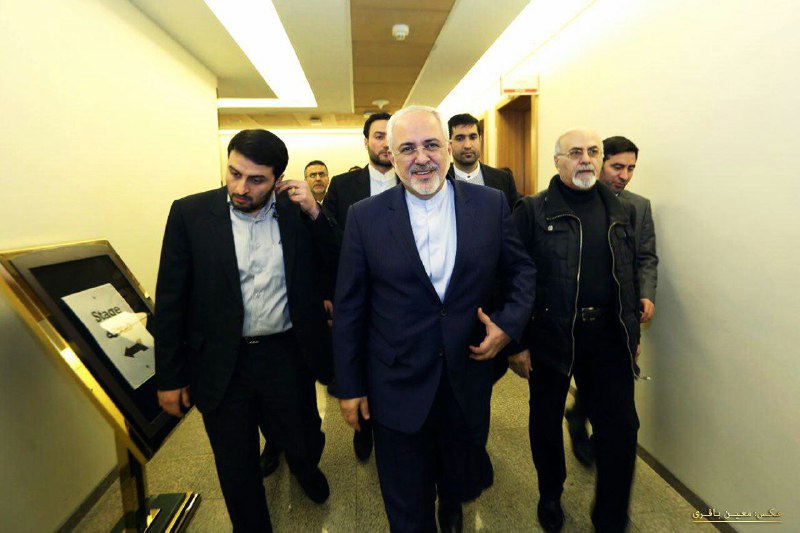 آغاز اختتاميه سی و پنجمين جشنواره فيلم فجر تا دقايقی ديگر/ برخورد نامناسب ماموران برج ميلاد با خبرنگاران