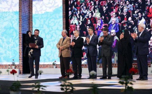 سيمرغ&zwnj;ها پر كشيدند/ ماجرای نيمروز و فراری جوايز را درو كردند/ محمدجواد ظريف؛ مهمان ويژه اختتاميه