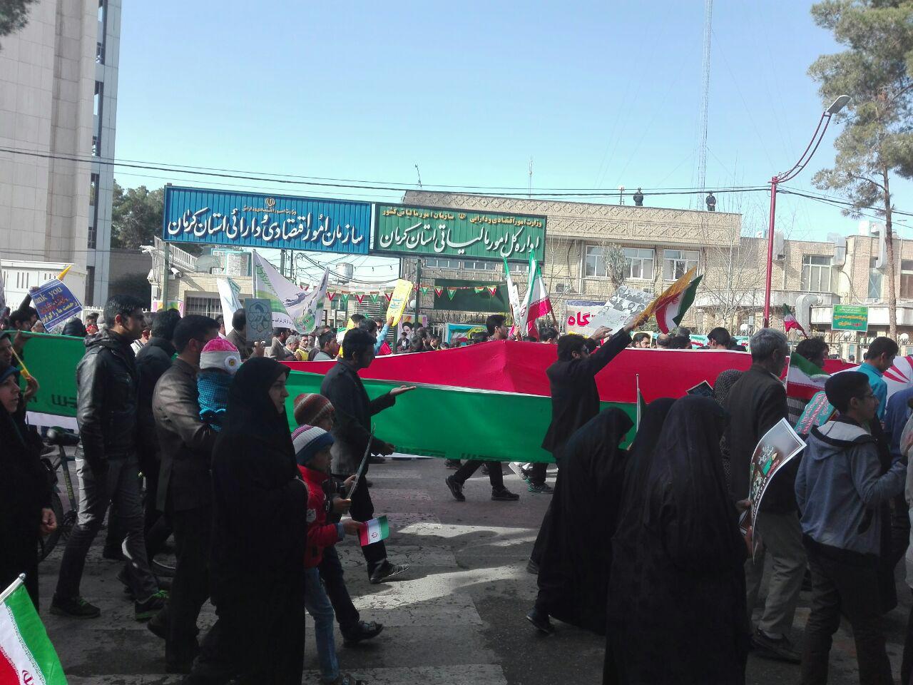 کرمان غرق شور و حماسه+ تصاویر