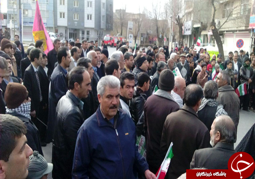 تصاویری از حرکت و حضور مردم شهرکرد برای شرکت در راهپیمایی 22 بهمن