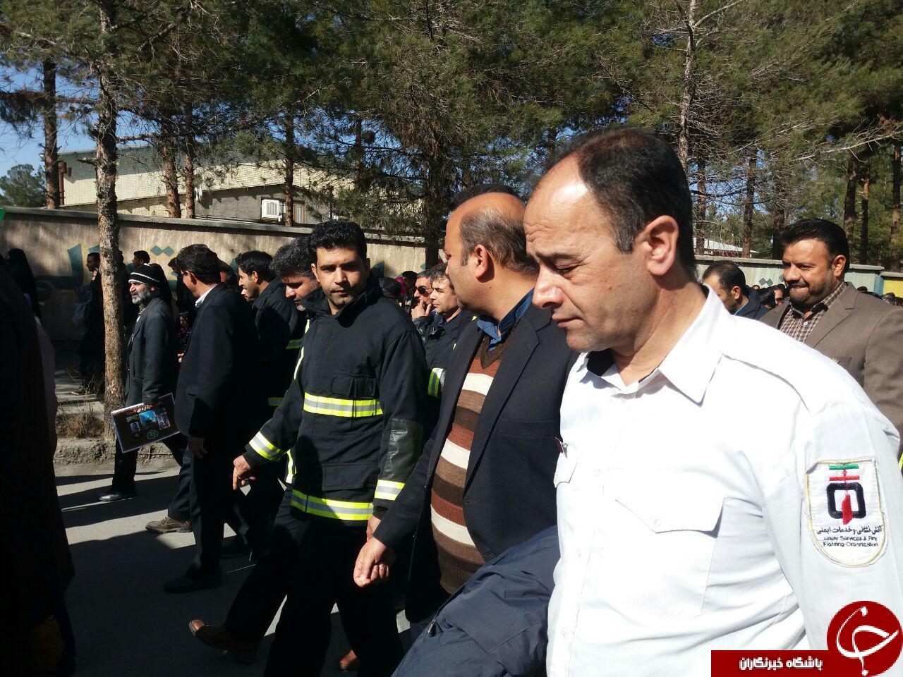 حضور پرشور آتش نشانان به یاد شهدا در حماسه بزرگ 22 بهمن + تصاویر
