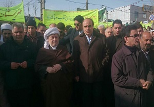 حضور استاندارو امام جمعه پاوه در راهپیمایی22 بهمن