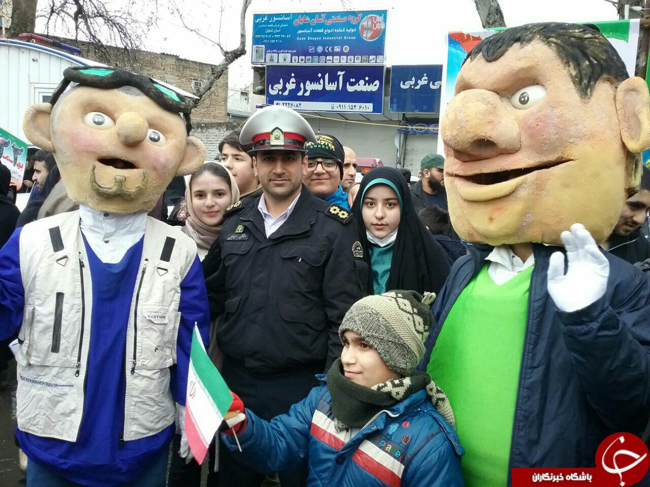 حضور عروس و داماد و سیاساکتی در راهپیمایی 22 بهمن +تصاویر
