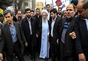 حضور پرشکوه مردم دشمن را مجبور به عقب نشینی می کند