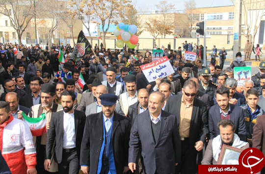تصاویری از راهپیمایی یوم الله 22 بهمن در شهرکرد (2)
