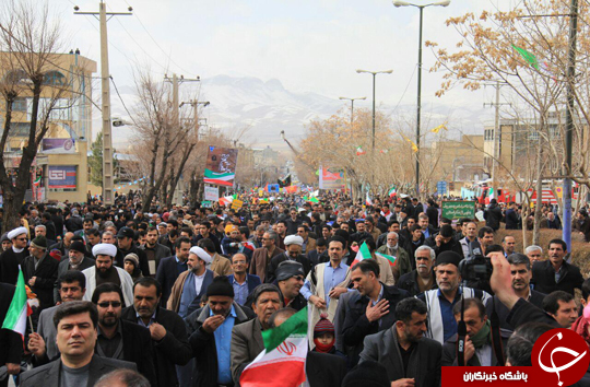 تصاویری از راهپیمایی یوم الله 22 بهمن در شهرکرد (2)