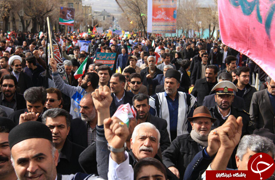 تصاویری از راهپیمایی یوم الله 22 بهمن در شهرکرد (2)