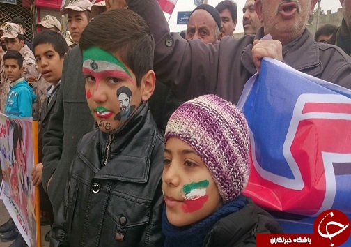 حضور کودکان و نوجوانان در راهپیمایی