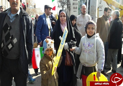 حضور کودکان و نوجوانان در راهپیمایی