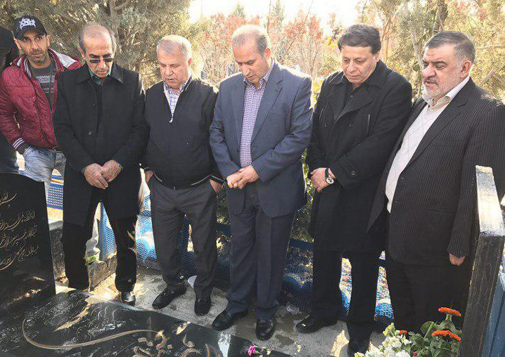 حضور جمعی از پیشکسوتان و مدیران فوتبال در بهشت زهرا + تصاویر
