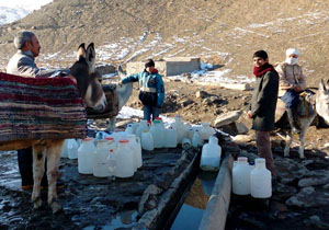 آب، مهمترین دغدغه اهالی روستای &laquo;چشمه&zwnj;آزاد&raquo; + تصاویر