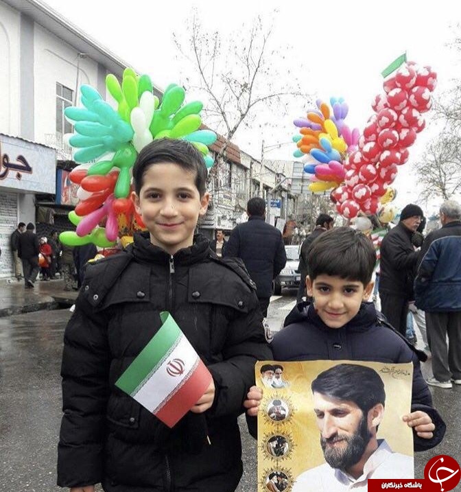 فرزندان شهید مدافع حرم در راهپیمایی 22 بهمن+عکس