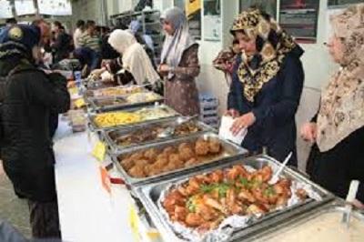 برپایی چهارمین بازارچه خیریه لقمه های مهربانی در منوجان