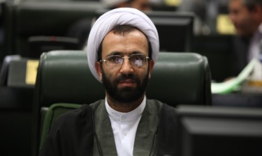 سلیمی: تکلیف 8 میلیارد دلار پول بلوکه آزاد شده مشخص نیست/ مطهری: کمیسیون اقتصادی این امر را از رئیس بانک مرکزی پیگیری کند