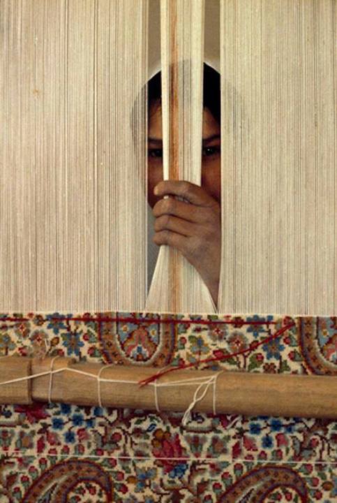 نمایشگاه دستبافته های بلوچ در موزه فرش افتتاح شد