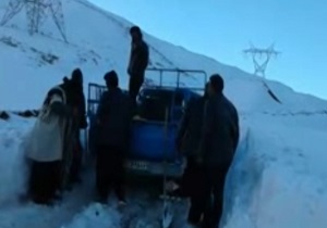 راه ارتباطی روستای لبد باشین بسته شد! + فیلم