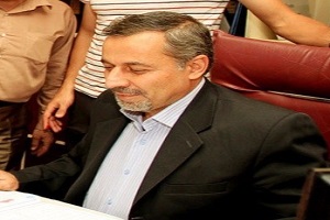انصاری بیهوش شد و اکنون در بیمارستان است/ در برگزاری شهرآورد مشکلی نداشتیم