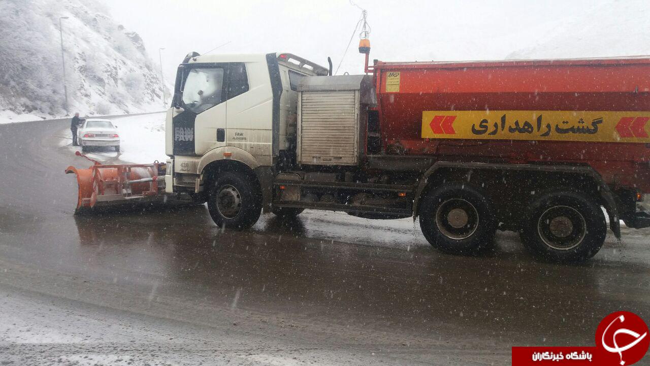 بارش شدید برف در محور کندوان+ تصاویر