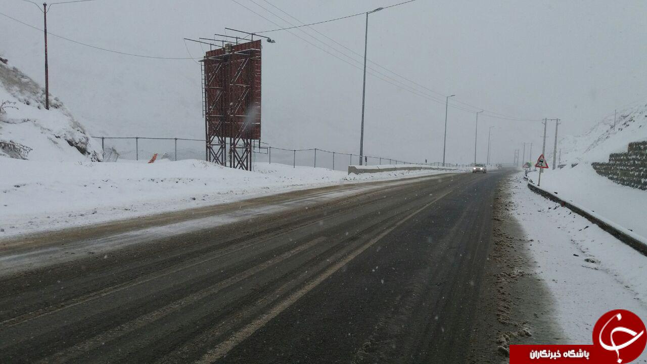 بارش شدید برف در محور کندوان+ تصاویر