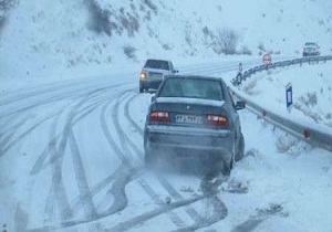 امکان تردد با زنجیر چرخ در گردنه های خوش ییلاق و توسکستان