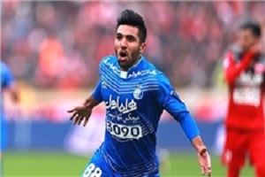 هافبک استقلال محروم نیست