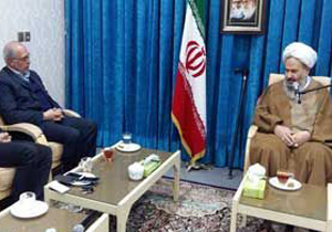 امروز گوشی های همراه ابزار ترور دشمن در جنگ فرهنگي است