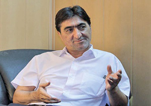 ناصر محمدخانی:زنم گفت کاری می‌کنم فیلم جدید از زندگی‌ات بسازند!/ مي‌خواستند مجبورم كنند كه خواهرشان را عقد كنم