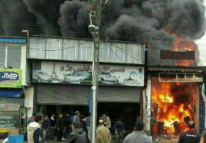 آتش گرفتن مغازه‌ای در جاده انزلی